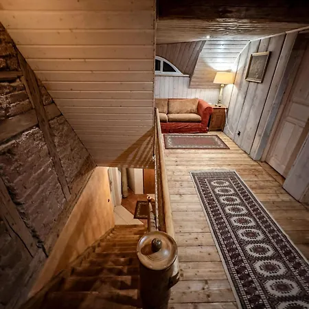 Izeria 112 Riverside House Vakantiehuis *