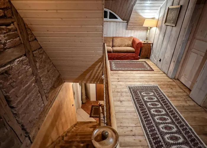 Izeria 112 Riverside House Holiday home *